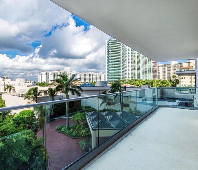 Building Photo - 19707 Turnberry Way