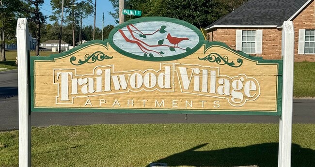 Building Photo - Trailwood Village Apartments