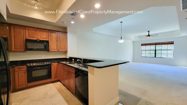 Building Photo - LOVELY SPACIOUS 3 BEDROOM/2.5 BATH LAKEWOO...