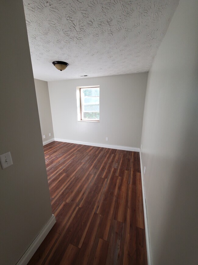Bedroom #1 (with closet) - 628 14th St
