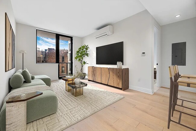 Building Photo - 127 W 112th St