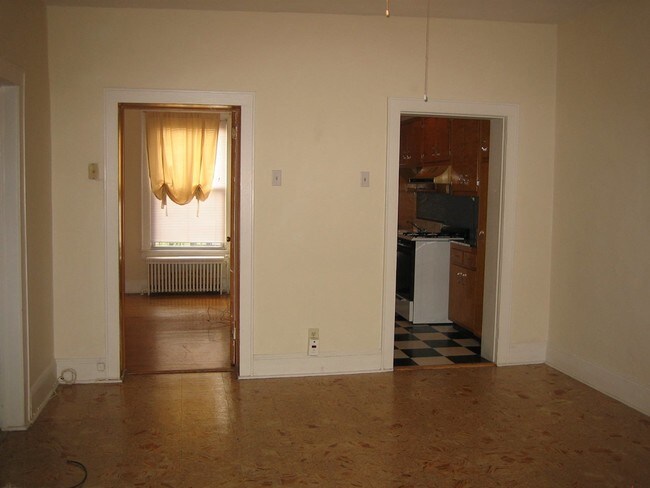 Building Photo - 824 GARDEN St