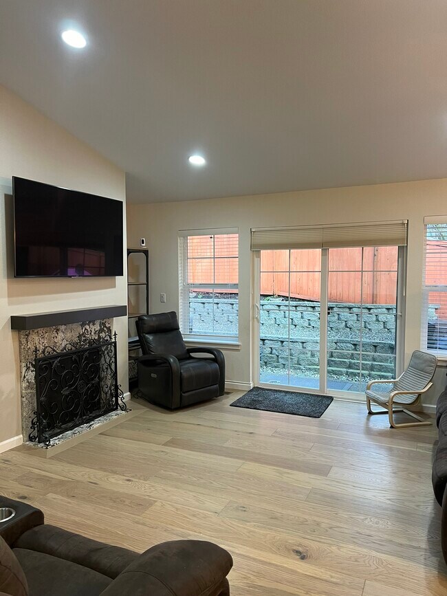 Foto del edificio - 381 E Lakeshore Dr