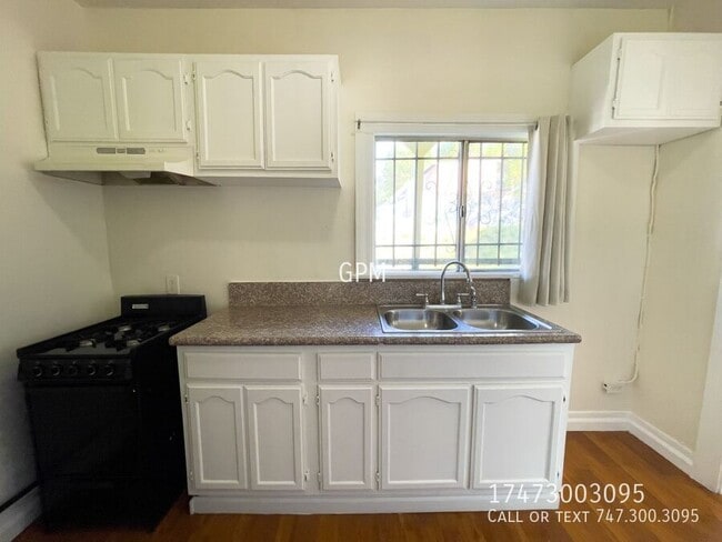 Foto del edificio - 2161 Clifford St