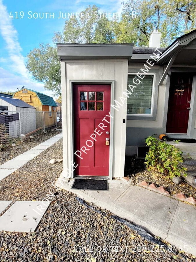 Foto principal - 419 S Juniper St