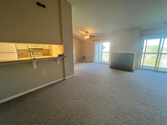 Foto del edificio - Lovely 2 BR/2 BA Condo in Glen Burnie!