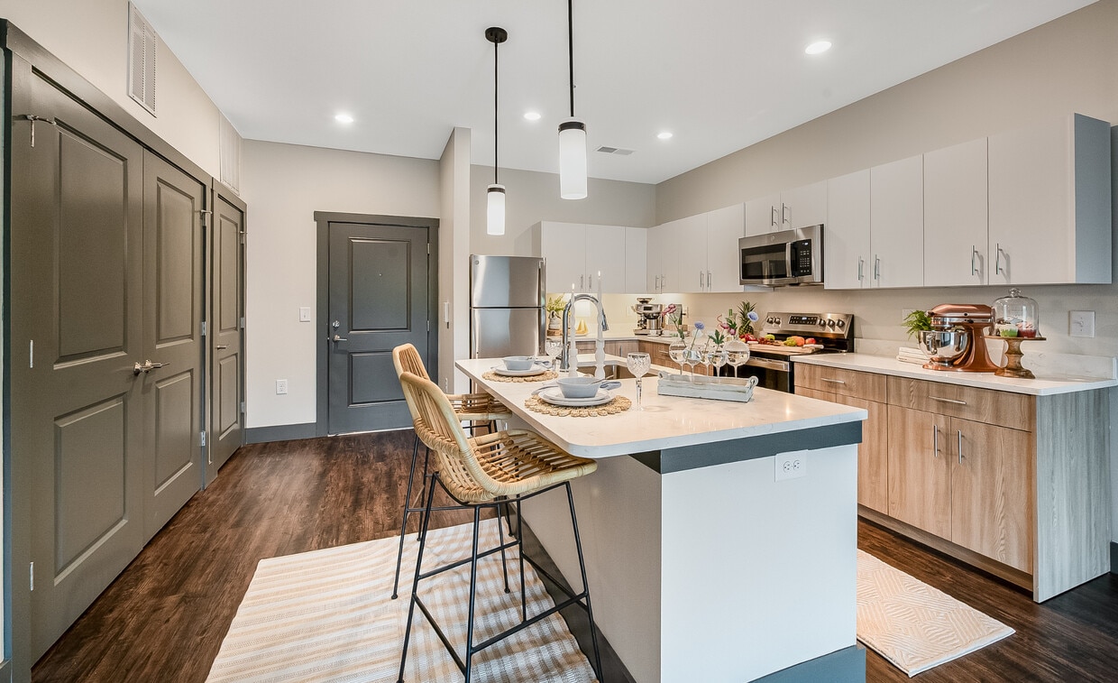 Primary Photo - Friendly Gardens Apartments