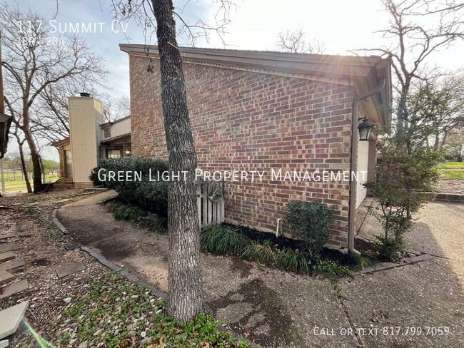 Building Photo - 117 Summit Cove