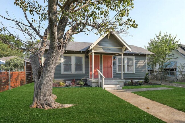 Building Photo - 2821 Gladstone Dr