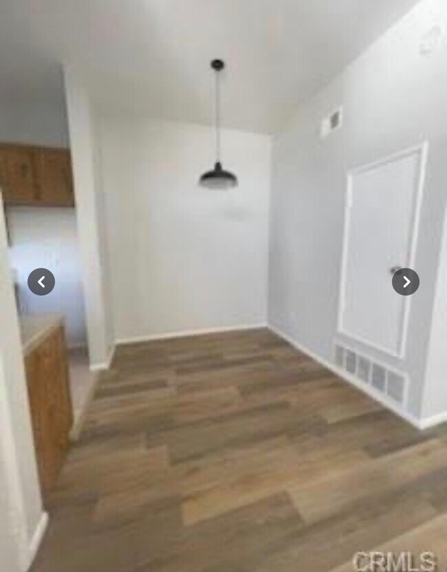 Foto del edificio - 10540 Lakeside Dr N