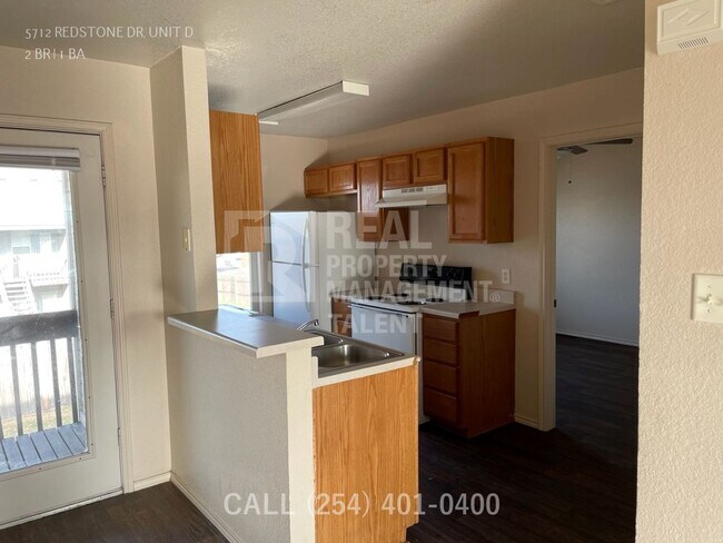 Foto del edificio - 5712 Redstone Dr