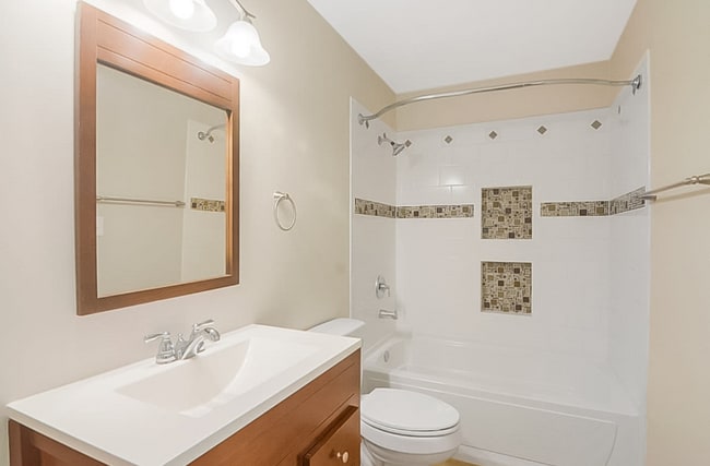 Foto del edificio - 911 Buckingham Rd