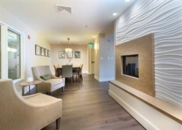 Foto del edificio - 3920 Mystic Valley Pkwy