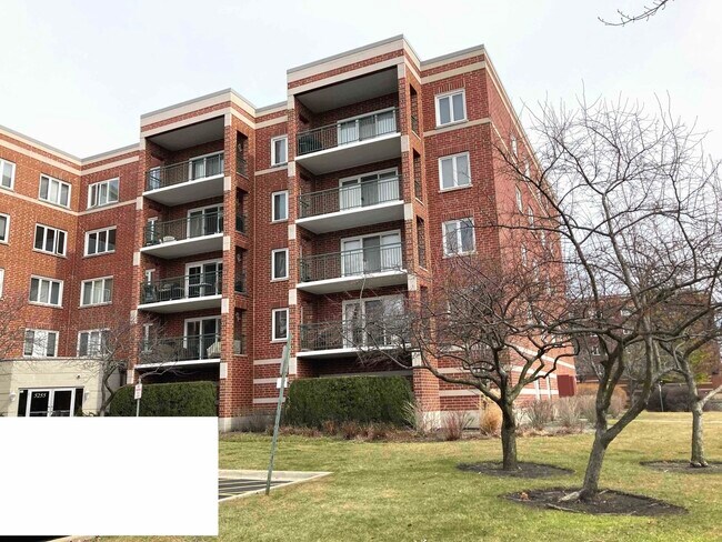 Foto del edificio - 5255 N Riversedge Terrace