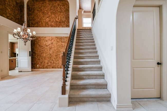 Building Photo - 2014 Flower Garden Ln