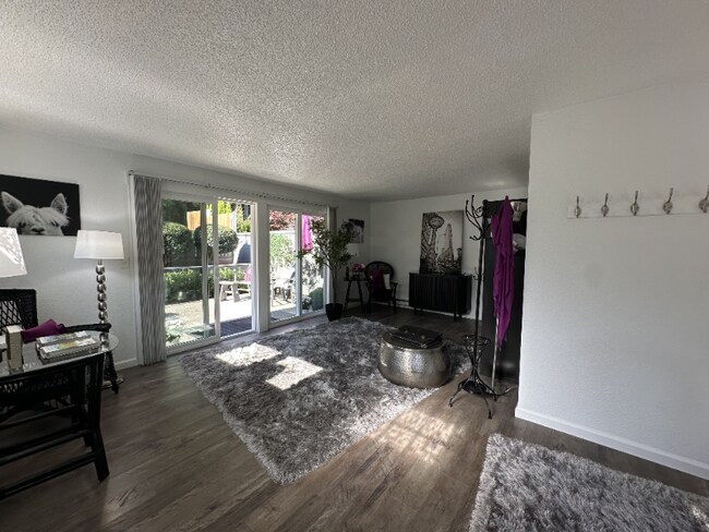 Foto del edificio - 844 Phoenix St NE