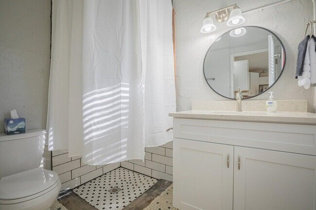 Foto del edificio - 838 Bobbin Mill Rd