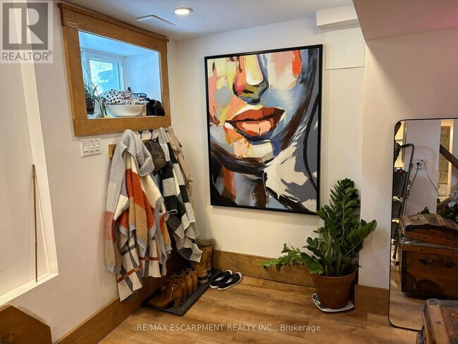 Photo du bâtiment - 306 Wexford Ave S