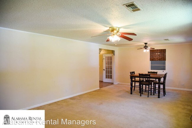 Foto del edificio - 3 br, 1 bath House - 12094 Hemlock Avenue