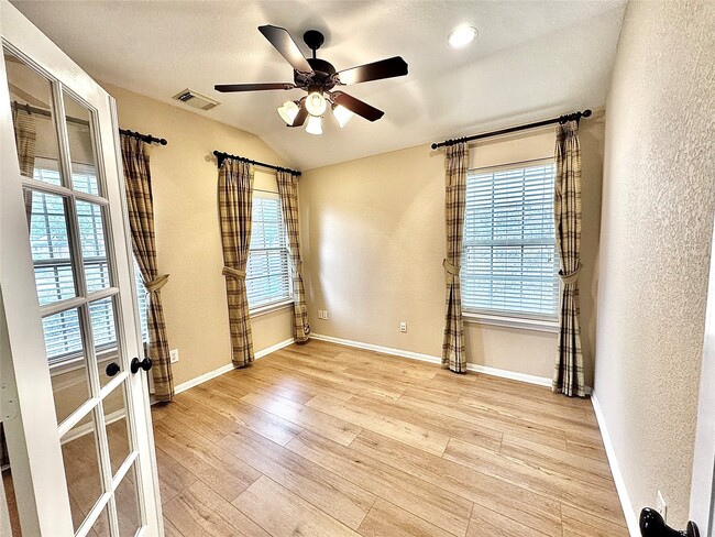 Building Photo - 11434 Overland Trail Dr