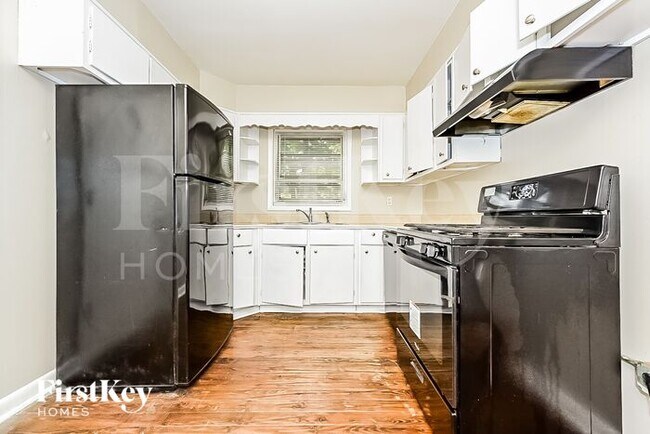 Building Photo - 4707 City View Dr