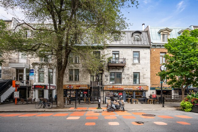 Building Photo - 1711 Rue Saint-Denis