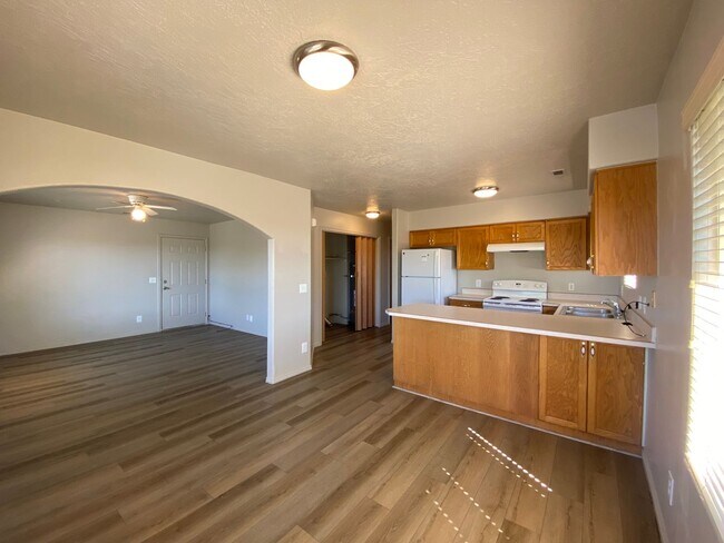 Building Photo - 473 E 1100 S