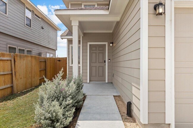 Foto del edificio - 243 Driftwood Ln