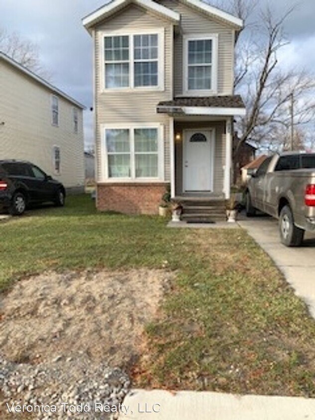 3 br, 1.5 bath House 245 Candler House Rental in Highland Park, MI