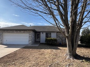 Building Photo - 5471 S Jefferson Ave