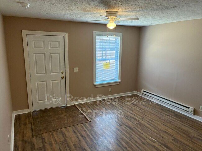 Foto del edificio - 829 Maple Ave