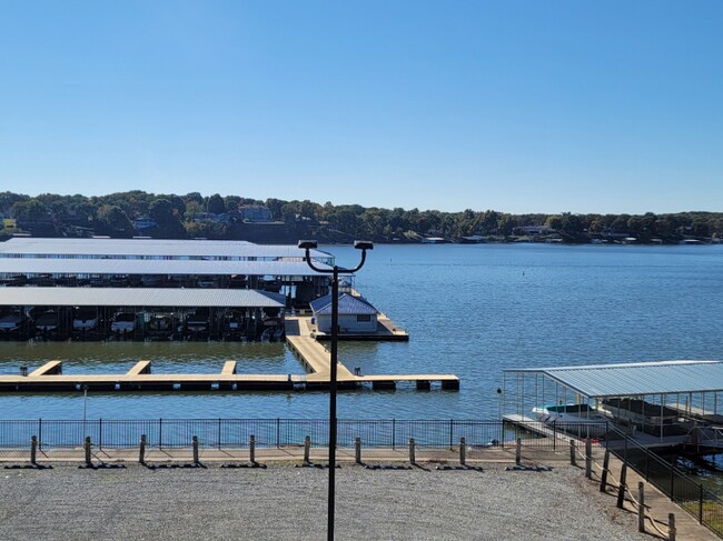 Foto del edificio - 120 Anchor Rd