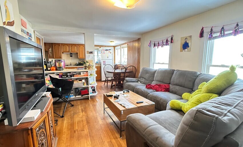 Primary Photo - 28A Cherry St