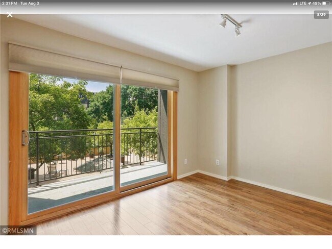 Foto del edificio - 210 W Grant St