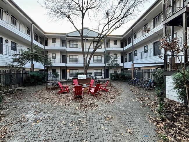 Foto del edificio - 203 E 31st St