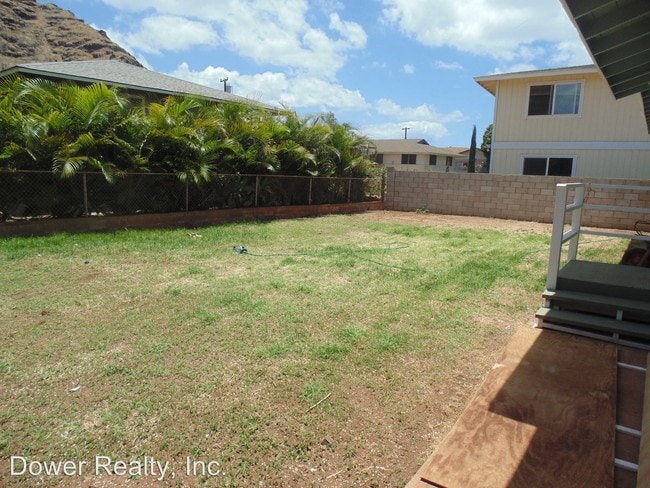 Building Photo - 3 br, 1.5 bath House - 87-245 Hookele Street