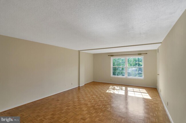 Building Photo - 7640 Tremayne Pl