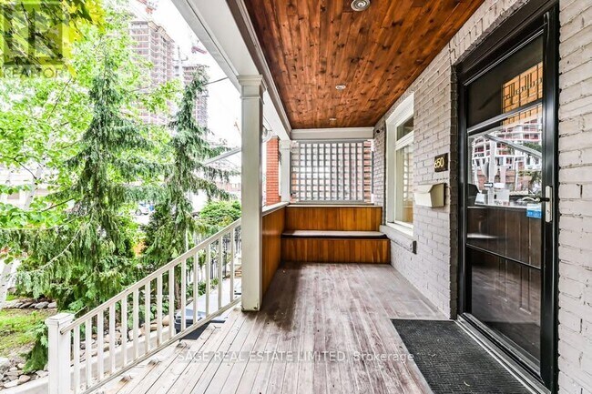 Photo du bâtiment - 650 Markham St