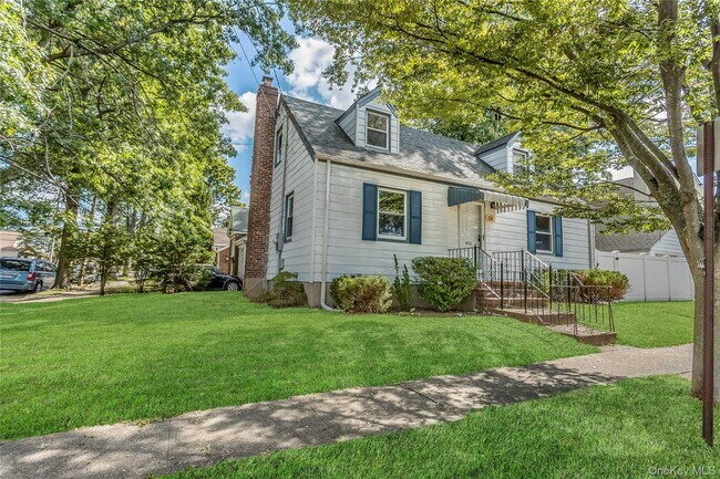 Building Photo - 136 N 1st St