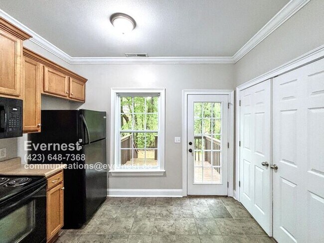 Foto del edificio - Charming 2-Bedroom Townhome Retreat in Coz...