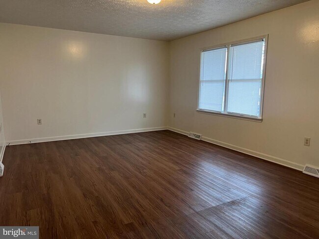Building Photo - 224 Zig Zag Ln