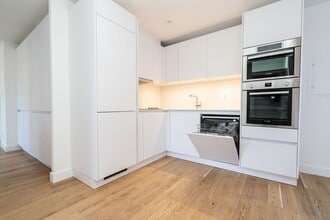 Building Photo - 110 Oriole Pky
