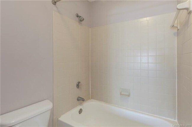 Building Photo - 2500 Cranbrook Ln