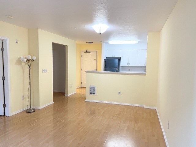 Building Photo - 8100 Oceanview Ter