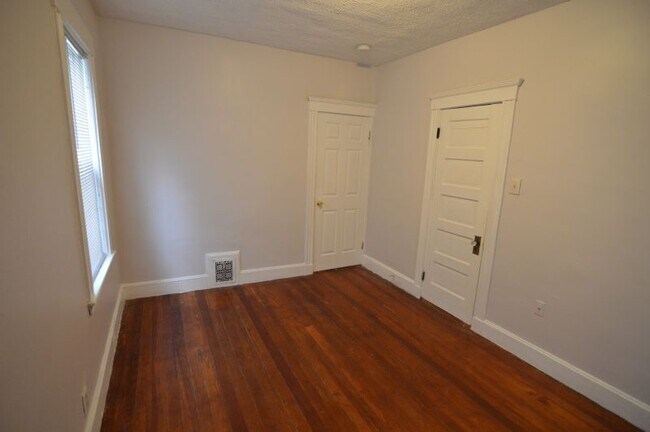 Building Photo - 11 Crowell St