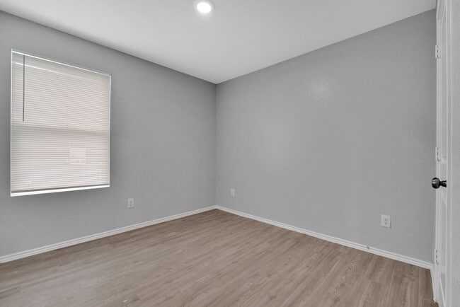 Building Photo - Cozy 4 Bedroom Home in Rosillo Creek