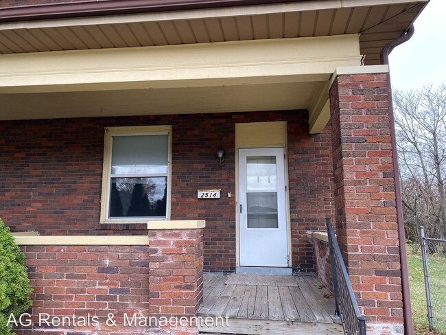 Building Photo - 3 br, 1.5 bath Apartment - 2514 S Hanna St