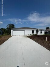 Building Photo - 520 Treemont Ave