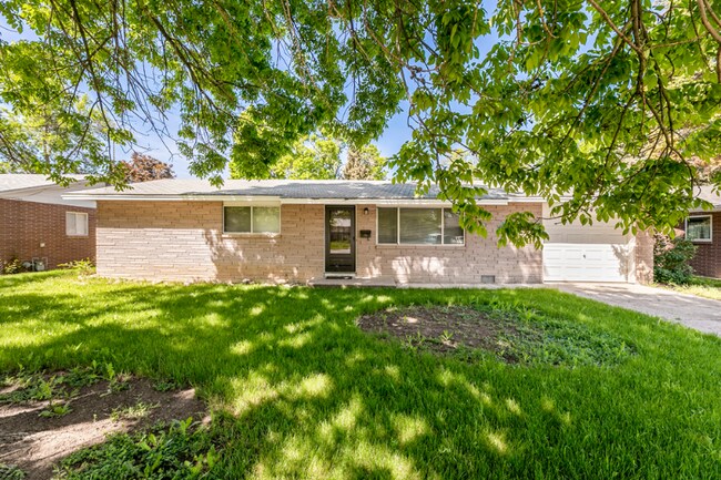 Foto del edificio - 1044 Briarwood Rd