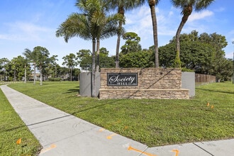 Building Photo - 814 Hill Dr